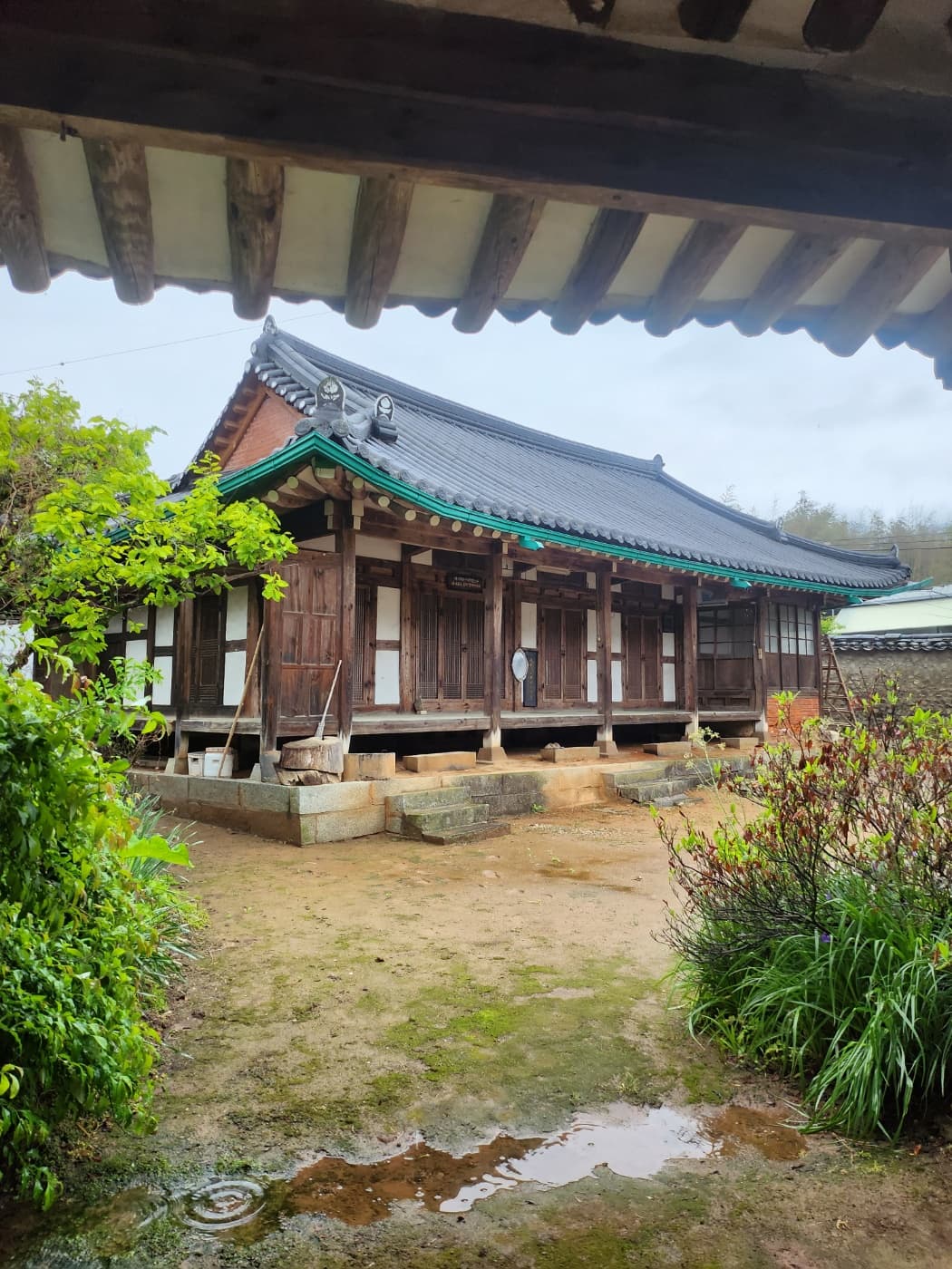 with Garden Country House in Yecheon